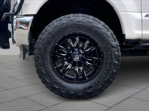 Used 2019 Ford F250 Lariat w/ Lariat Ultimate Package image 10