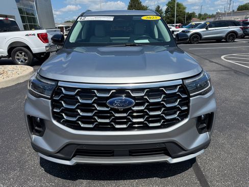Used 2025 Ford Explorer Platinum w/ Ultimate Package AWD/4WD image 3