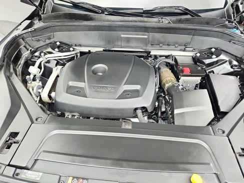 Used 2020 Volvo XC90 T6 Momentum w/ Protection Package image 37