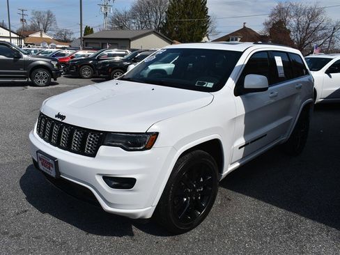 Used 2022 Jeep Grand Cherokee Laredo X image 7