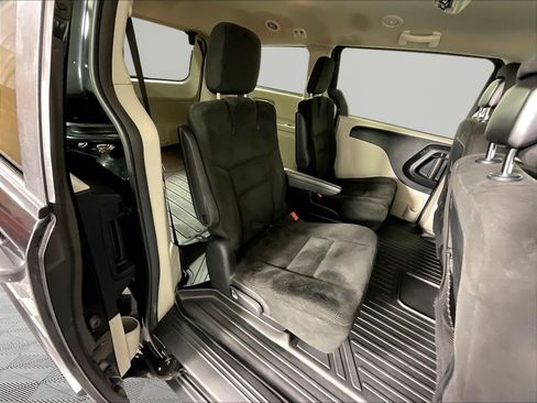 Used 2015 Dodge Grand Caravan SXT FWD image 23