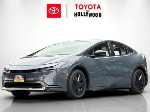 New 2026 Toyota Prius Plug-In Hybrid FWD image 7