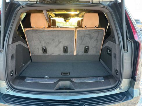 Used 2023 Cadillac Escalade Premium Luxury w/ Performance Package image 15