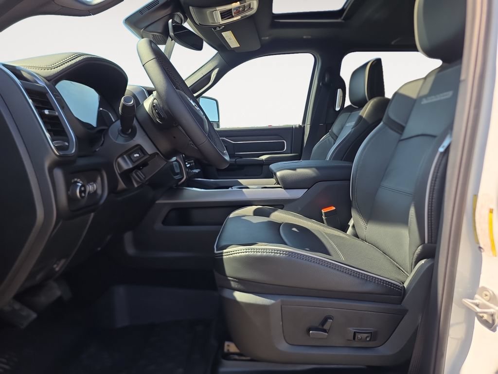 New 2026 RAM 3500 Laramie AWD/4WD image 15