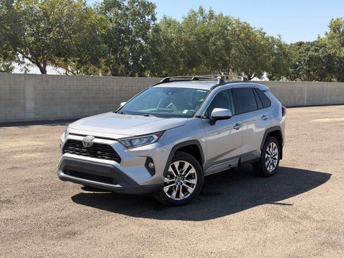 Used 2020 Toyota RAV4 XLE Premium w/ All Weather Liner Package FWD image 10