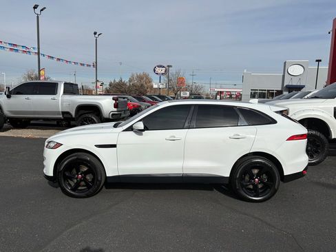 Used 2019 Jaguar F-PACE Premium image 2