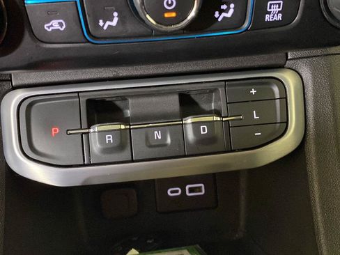 Used 2022 GMC Acadia SLE w/ Driver Convenience Package AWD/4WD image 4