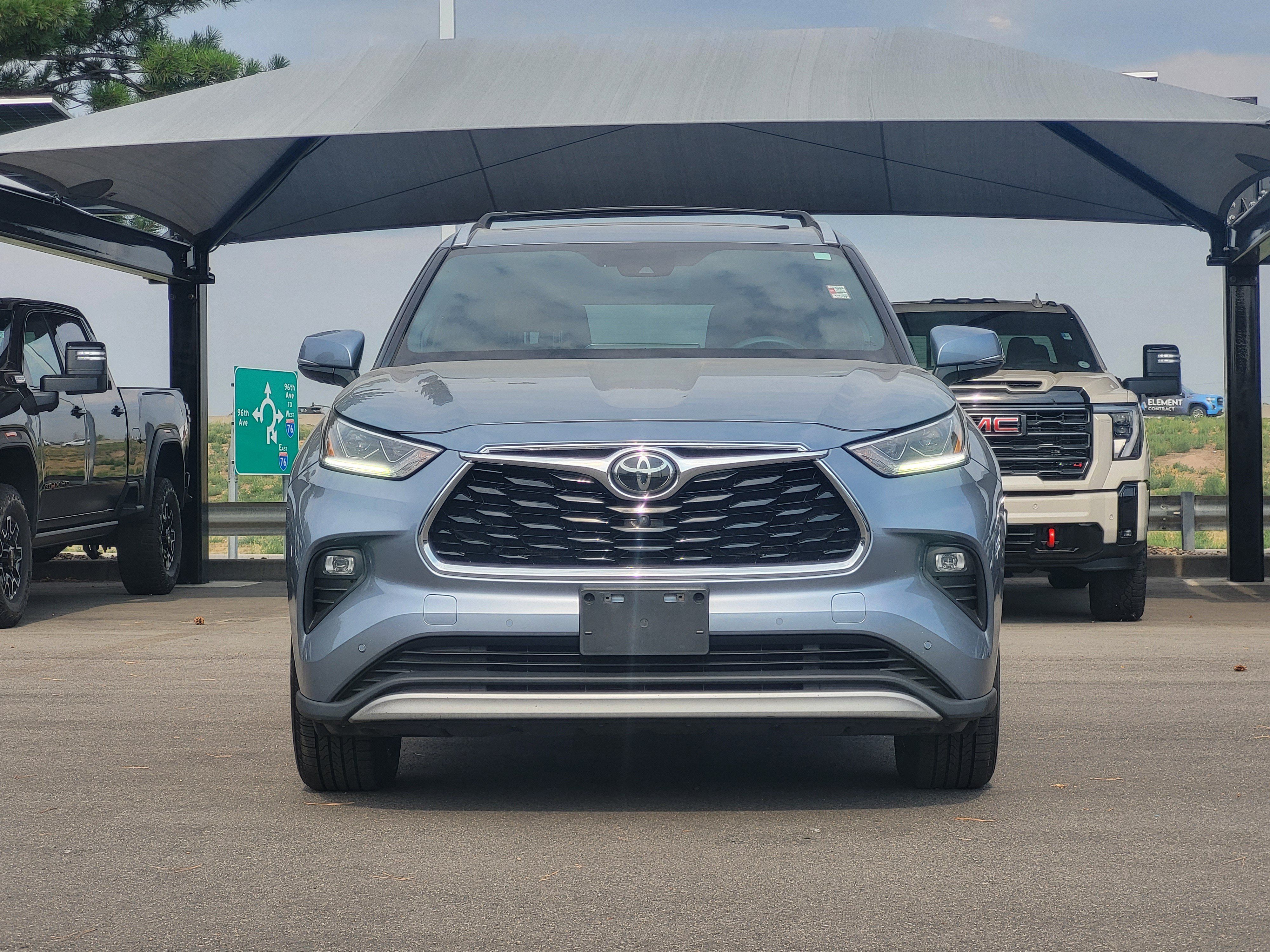 Used 2021 Toyota Highlander Platinum AWD/4WD image 2