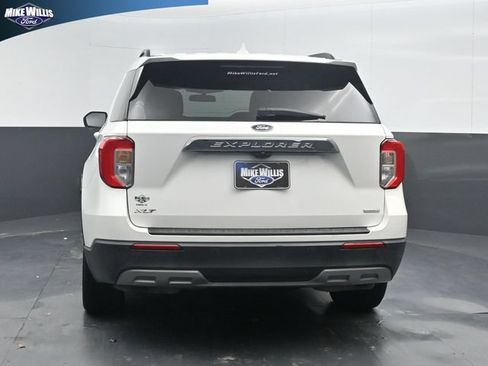 Used 2020 Ford Explorer XLT w/ Equipment Group 202A RWD image 6