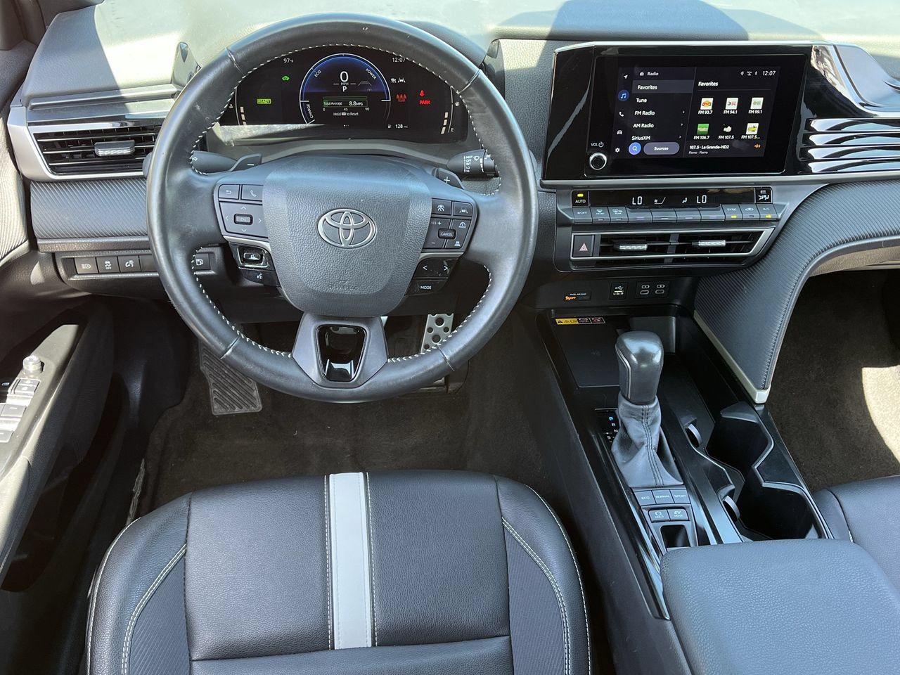 Used 2025 Toyota Camry SE FWD image 10