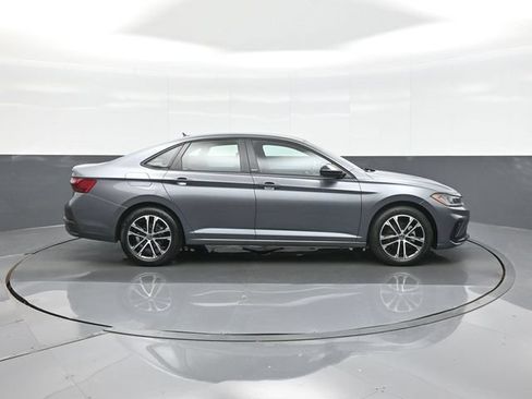 Used 2025 Volkswagen Jetta Sport FWD image 8