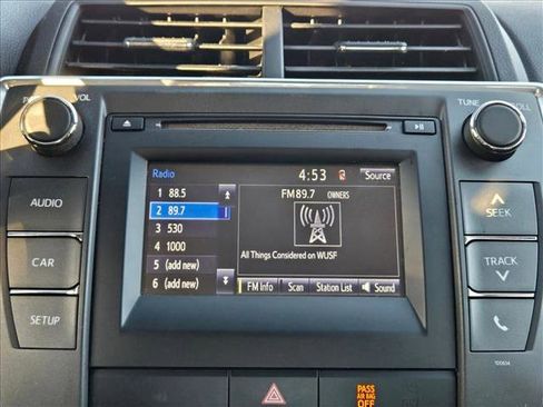 Used 2017 Toyota Camry SE image 11