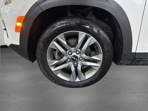 Used 2023 Kia Seltos LX image 12