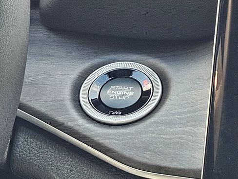 New 2025 Jeep Grand Cherokee L Limited w/ Luxury Tech Group II image 13