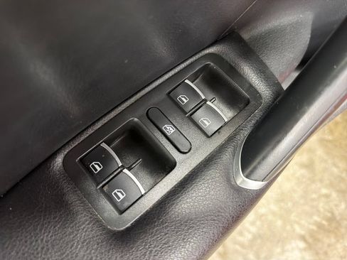 Used 2022 Volkswagen Passat 2.0T FWD image 18
