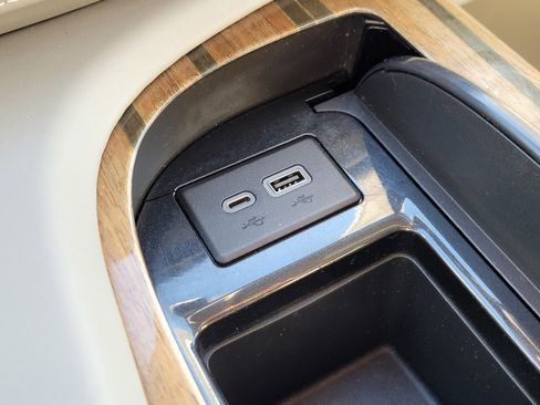 Used 2021 Cadillac Escalade Sport Platinum image 26