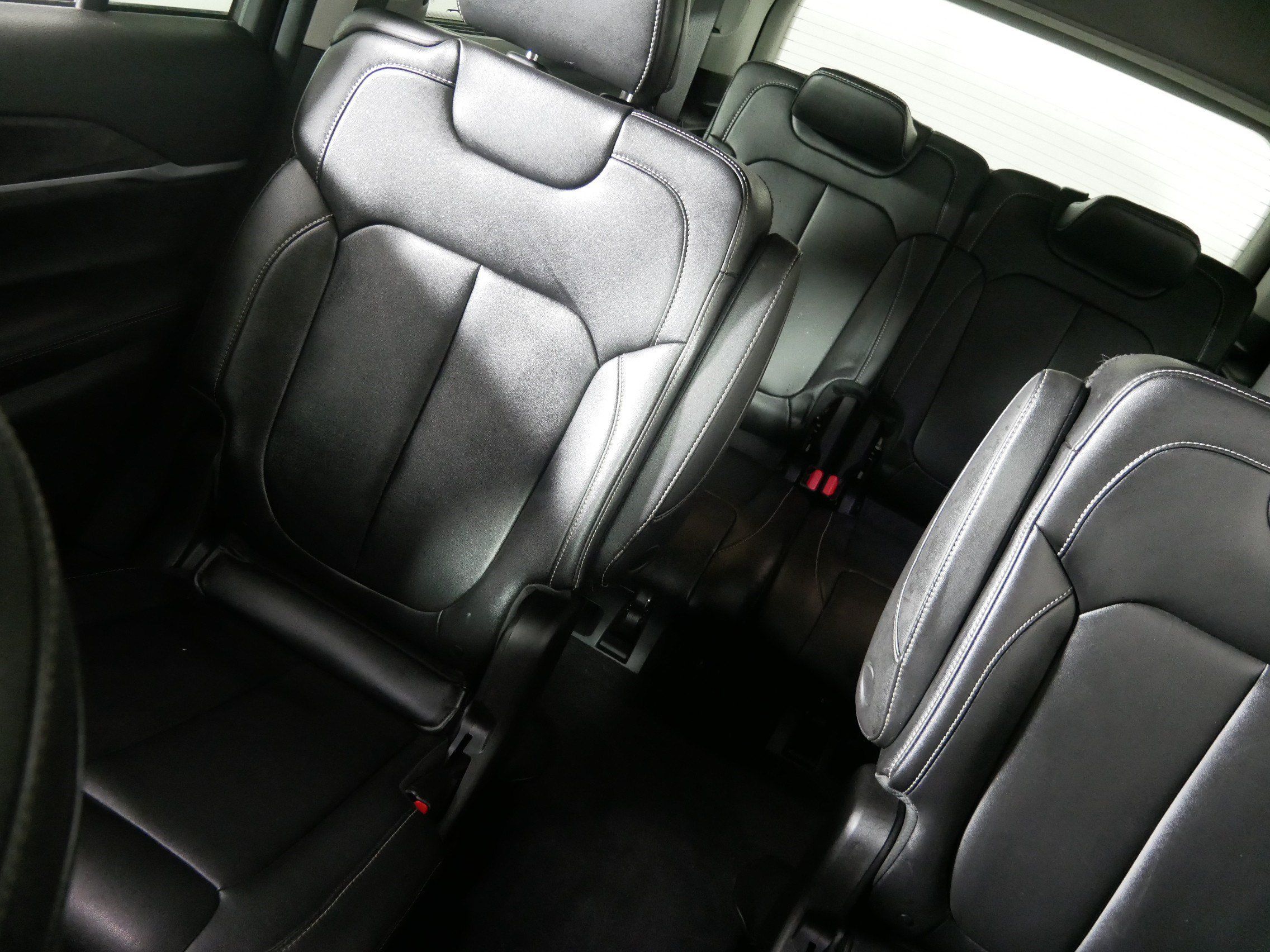 Used 2023 Jeep Grand Cherokee L Limited AWD/4WD image 12