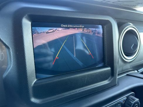 Used 2019 Jeep Wrangler Unlimited Sahara w/ Safety Group image 15