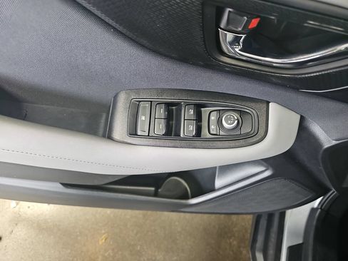 Used 2023 Subaru Outback Premium AWD/4WD image 27