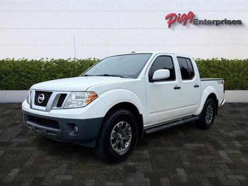 Used 2019 Nissan Frontier PRO-4X image 3