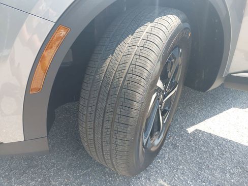 New 2025 Kia Sportage LX image 32