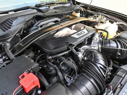 Used 2025 Ford Mustang Dark Horse RWD image 13