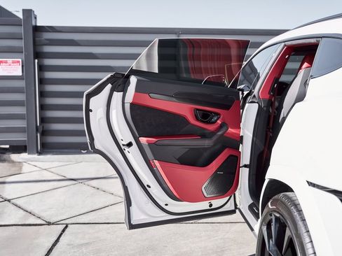 Used 2024 Lamborghini Urus S image 29