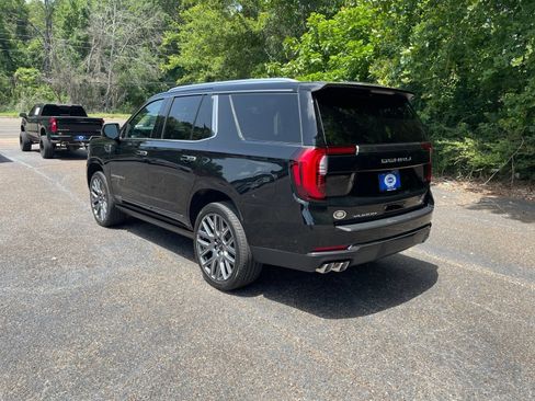 New 2026 GMC Yukon Denali Ultimate AWD/4WD image 3