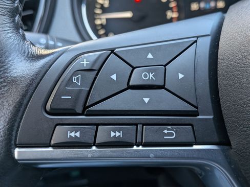 Used 2018 Nissan Rogue Sport SL image 14