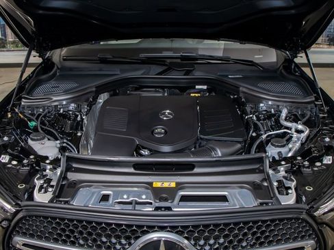 Used 2026 Mercedes-Benz GLC 350e 4MATIC image 5