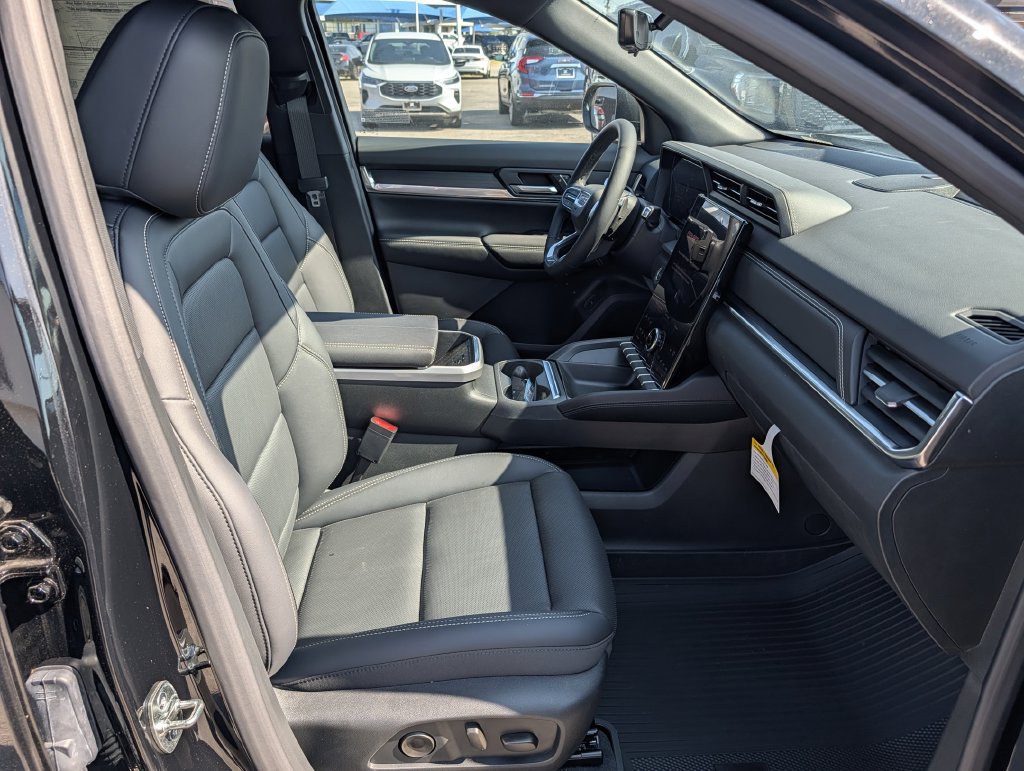 New 2027 GMC Terrain Elevation w/ Elevation Premium Package FWD image 30