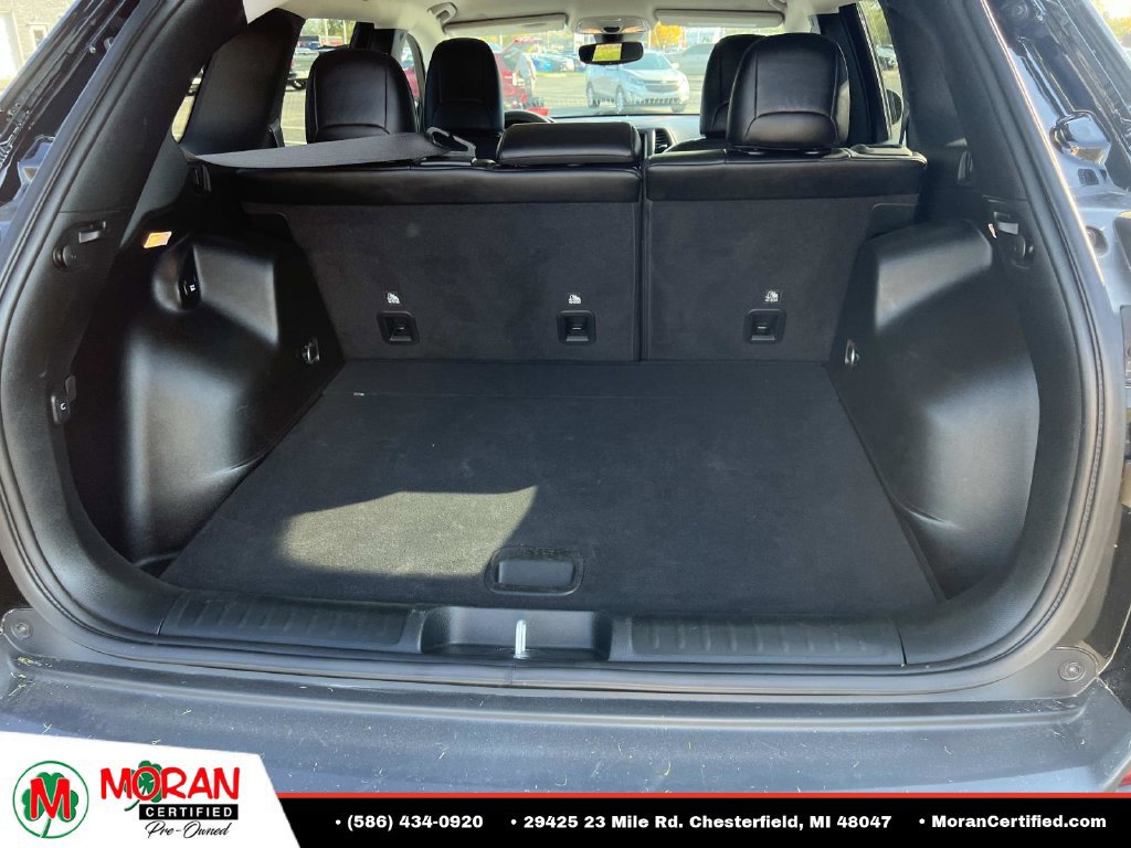 Used 2022 Jeep Cherokee Trailhawk w/ Comfort/Convenience Group AWD/4WD image 11