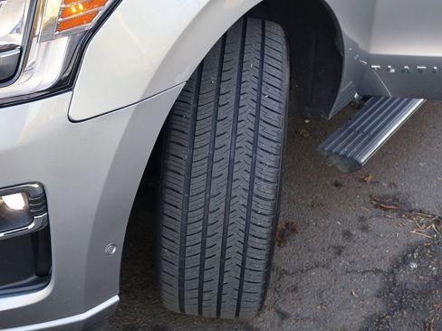 Used 2024 Ford Expedition Platinum image 37