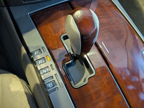 Used 2005 Cadillac XLR image 19