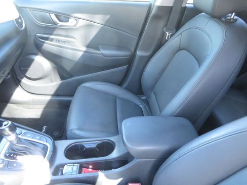 Used 2022 Hyundai Kona Limited image 24