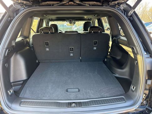 New 2025 Jeep Grand Cherokee Altitude image 4