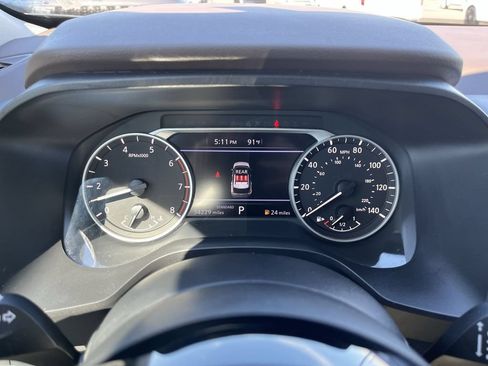 Used 2023 Nissan Rogue SV w/ SV Premium B Package FWD image 15