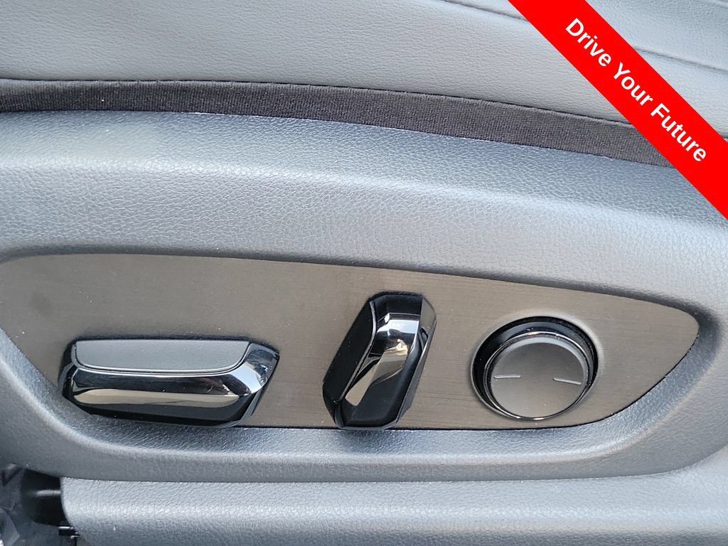 Used 2024 Lexus ES 350 w/ Accessory Package (Z1) FWD image 17