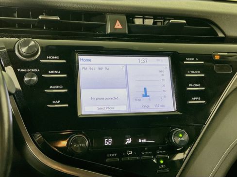 Used 2019 Toyota Camry SE FWD image 14