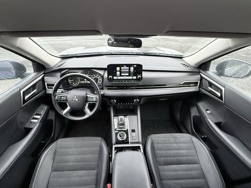 Used 2024 Mitsubishi Outlander SE image 24