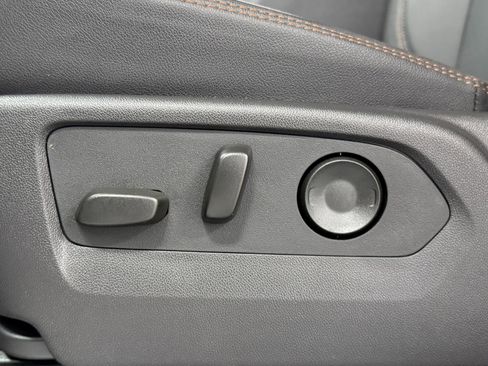 Used 2025 GMC Sierra 2500 AT4 w/ AT4 Premium Plus Package image 34