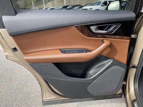 Used 2018 Audi Q7 3.0T Premium image 12