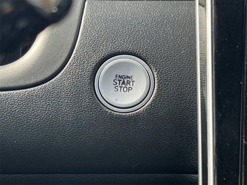 Used 2022 Hyundai Santa Cruz Limited image 25