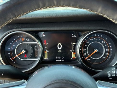Used 2019 Jeep Wrangler Unlimited Sahara w/ Quick Order Package 24M Moab AWD/4WD image 17