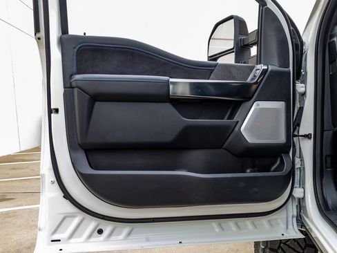 Used 2025 Ford F250 Platinum w/ Tremor Off-Road Package image 37