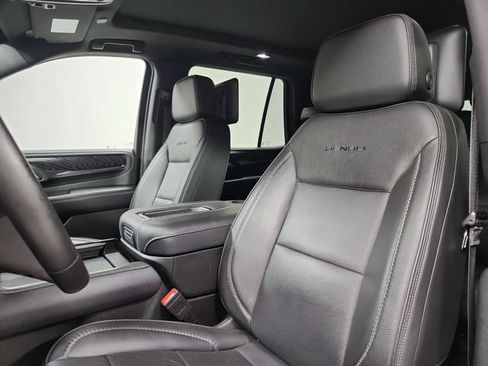 Used 2023 GMC Yukon Denali w/ LPO, Floor Liner Package AWD/4WD image 10