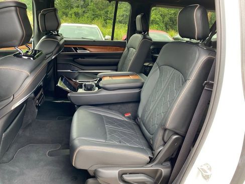 Used 2024 Jeep Grand Wagoneer L Series III image 34