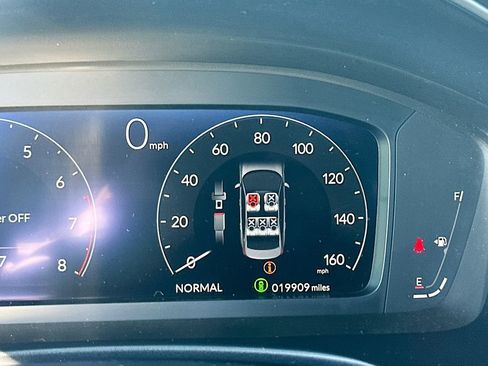 Used 2024 Honda Civic Touring image 13