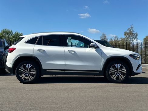 Certified 2025 Mercedes-Benz GLA 250 image 2