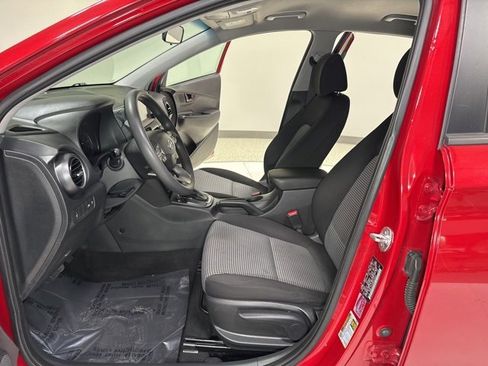 Used 2021 Hyundai Kona SE image 9